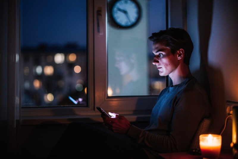 22h02 : quelle signification pour un célibataire en amour ?